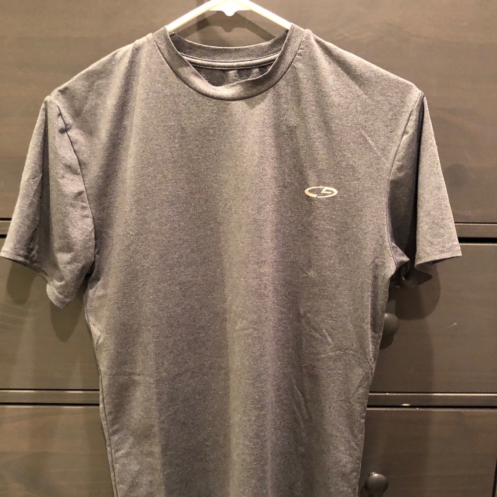 Slim-Fit Athletic Shirt Size M
